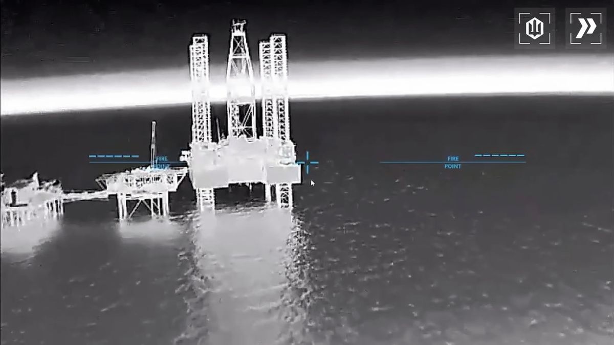 Ukrajinské drony zasáhly ruskou válečnou loď